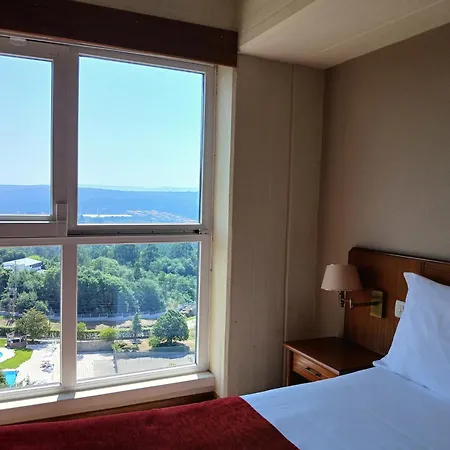 Hotel Senhora Do Castelo 3*